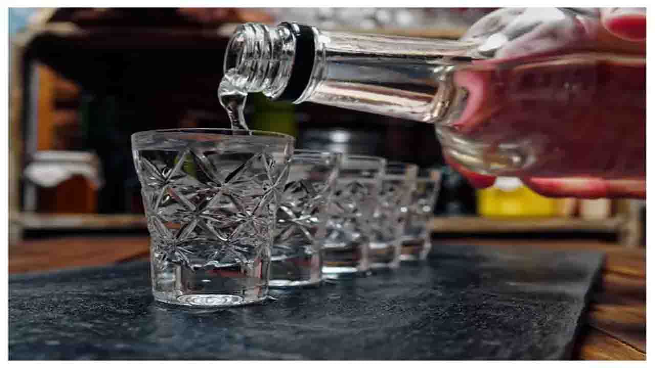 Vodka: ত্বকের পাশপাশি শরীরের অভ্যন্তরীণ স্বাস্থ্যেও প্রভাব ফেলে এই অ্যালকোহল!