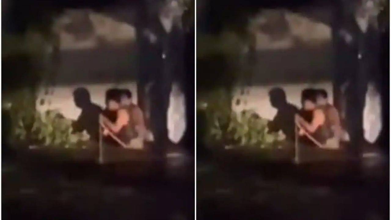 Viral Video: বন্যায় ভেসে যাচ্ছিলেন পুরোহিত, দড়ি বেয়ে তাঁকে জল থেকে টেনে বার করলেই এক ট্রাফিক পুলিশ...