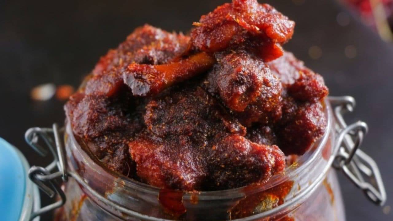 Chicken Pickle: এবার বাড়িতে বানিয়ে ফেলুন মুরগির মাংসের আচার, জেনে নিন কীভাবে বানাবেন...