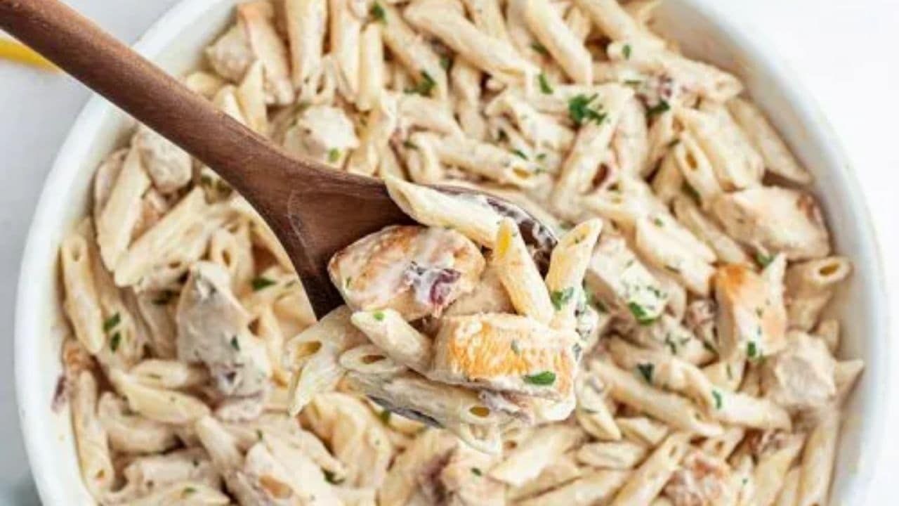 Recipe: Everyone likes to eat white sauce pasta from small to big