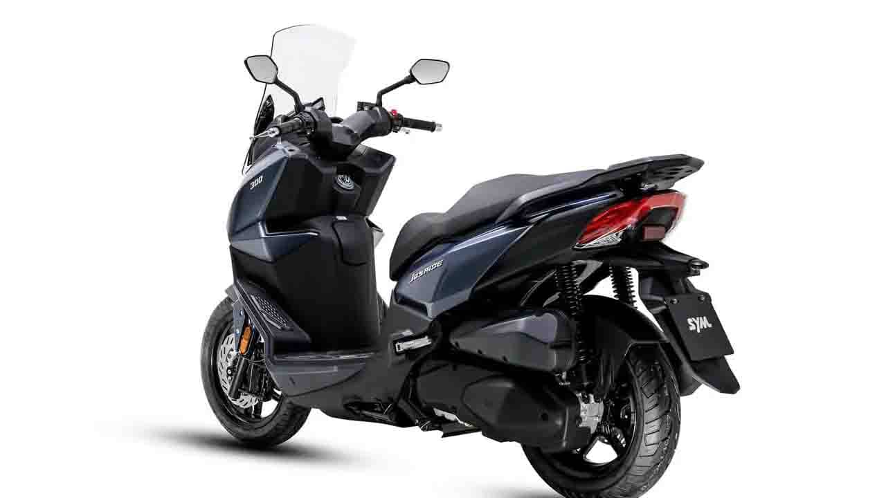 2022 SYM Joyride 300: বাজারে এল দুর্দান্ত ম্যাক্সি-স্কুটার, ৩০০সিসি ইঞ্জিন, ফাস্ট অ্যান্ড ফিউরিয়াস, লম্বা রাইডিংয়ে আরামদায়ক!