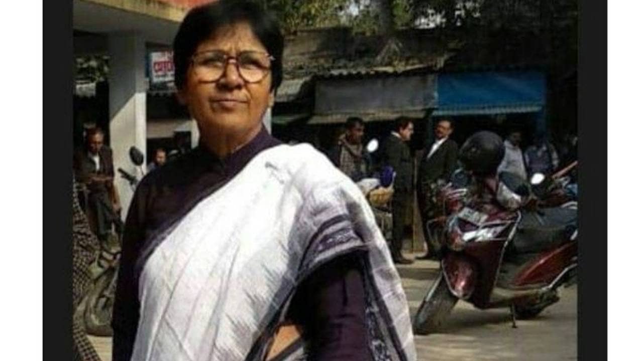 Jalpaiguri: চলন্ত ট্রেন থেকে নিখোঁজ আইনজীবী! তীব্র চাঞ্চল্য ছড়াল জলপাইগুড়িতে