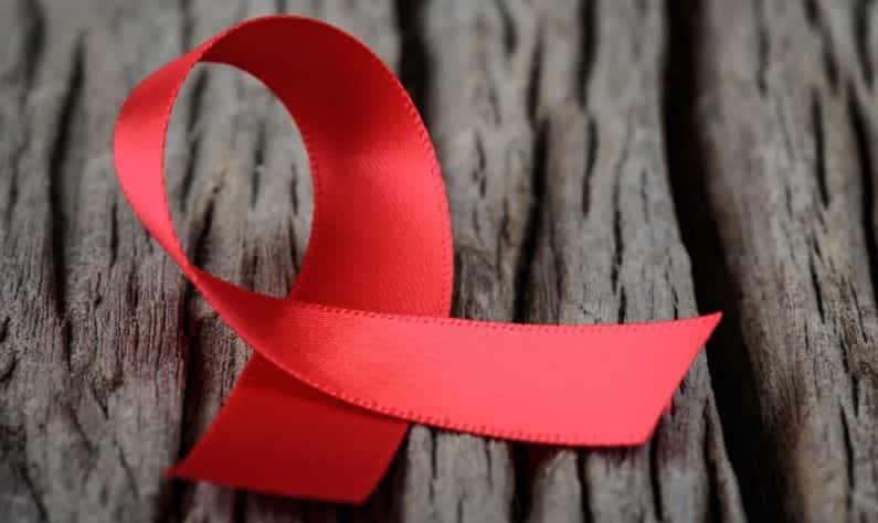 World AIDS Day: মারণ এইডসের প্রাথমিক লক্ষণগুলি জানেন? আগাম সতর্ক না হলেই বিপদ World AIDS Day: মারণ এইডসের প্রাথমিক লক্ষণগুলি জানেন? আগাম সতর্ক না হলেই বিপদ