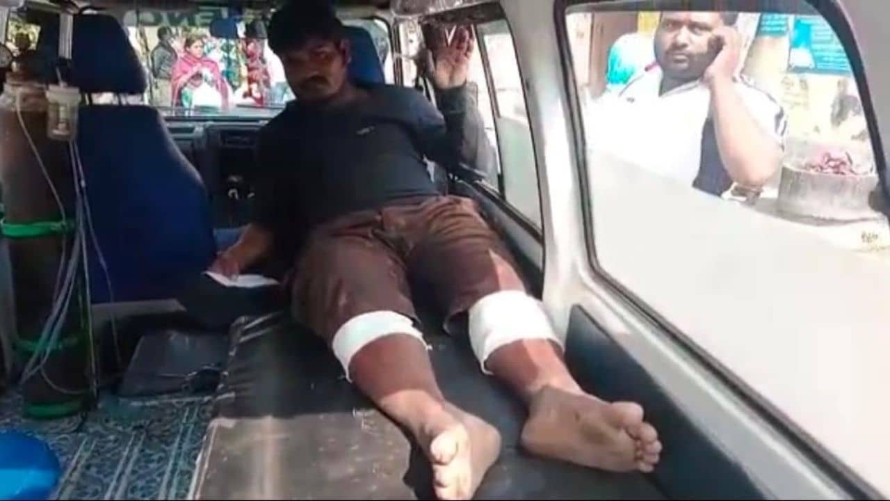 Clash in Moyna: রাতে ভাত খাচ্ছিলাম ঘরে বসে...তারপরেই সব... পুলিশি হামলায় চোখে জল বিজেপি কর্মীর