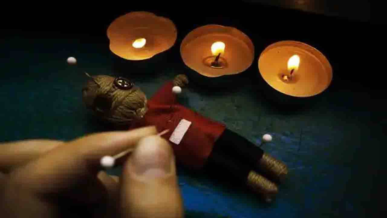 Black Magic: তিনজনের শরীরেই ছিল না পোশাক, মেঝেতে ছড়ানো চাল! পান্ডুয়ার ঘটনার নেপথ্যে ব্ল্যাক ম্যাজিক?