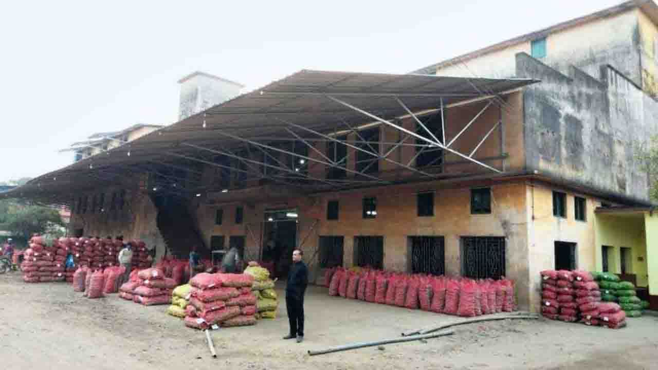 Potato Cold Storage: একতরফা সিদ্ধান্তে 'না', হিমঘরে মজুত আলুর জন্য অতিরিক্ত মূল্য দিতে নারাজ ব্যবসায়ী সমিতি