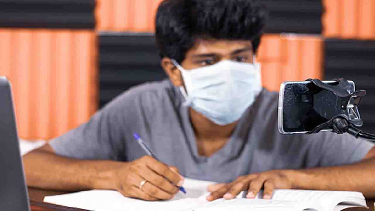 College Reopens: নতুন পড়ুয়াদের জন্য খুলছে না কলেজের দরজা! কারা করবে অফলাইনে ক্লাস?