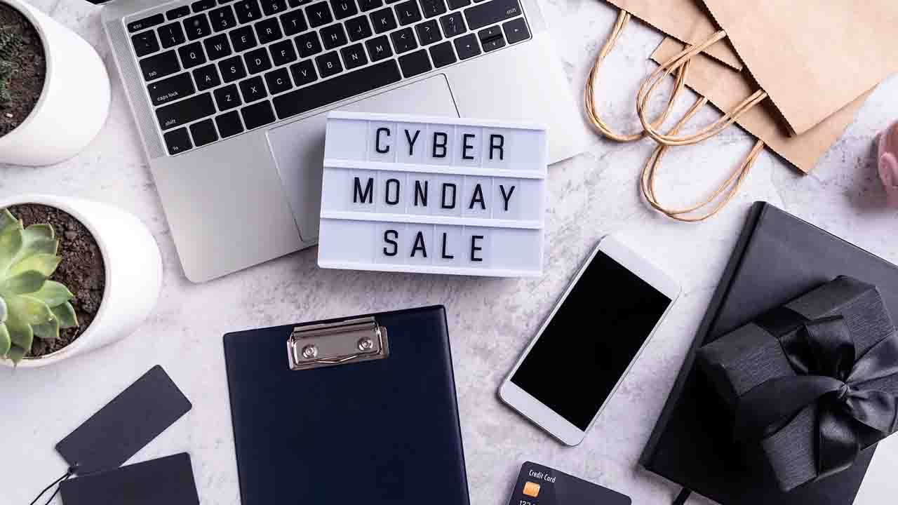 Cyber Monday: সোমবারে বিশেষ সেল, ব্যাপক ছাড়ে আইফোন, গুগল পিক্সেল, মোটোরোলা ও ওয়ানপ্লাস-এর একাধিক ফোন!