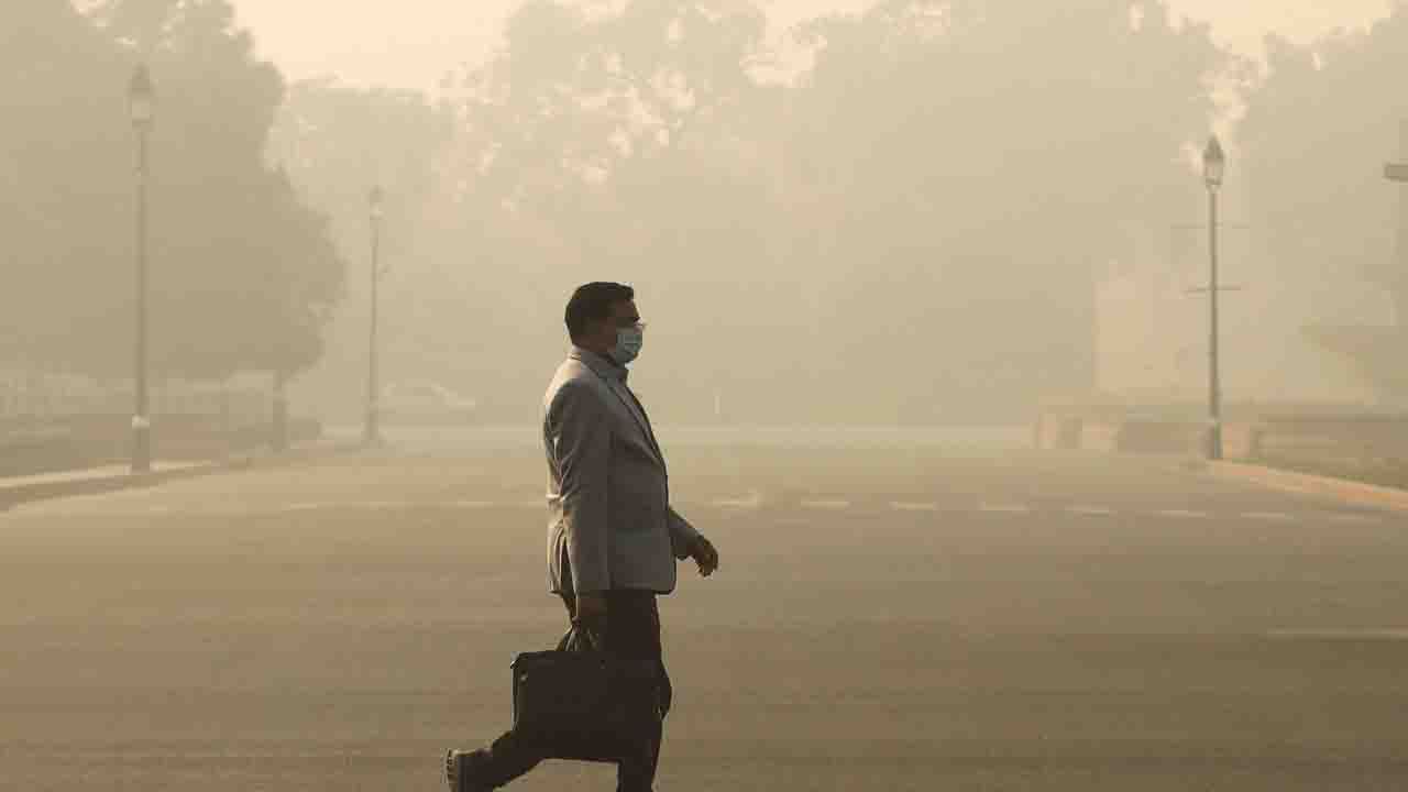 Delhi Air Pollution: বাড়ছে বিষ-কণা, সূচক বলছে রাজধানীর বাতাস 'বিপজ্জনক'