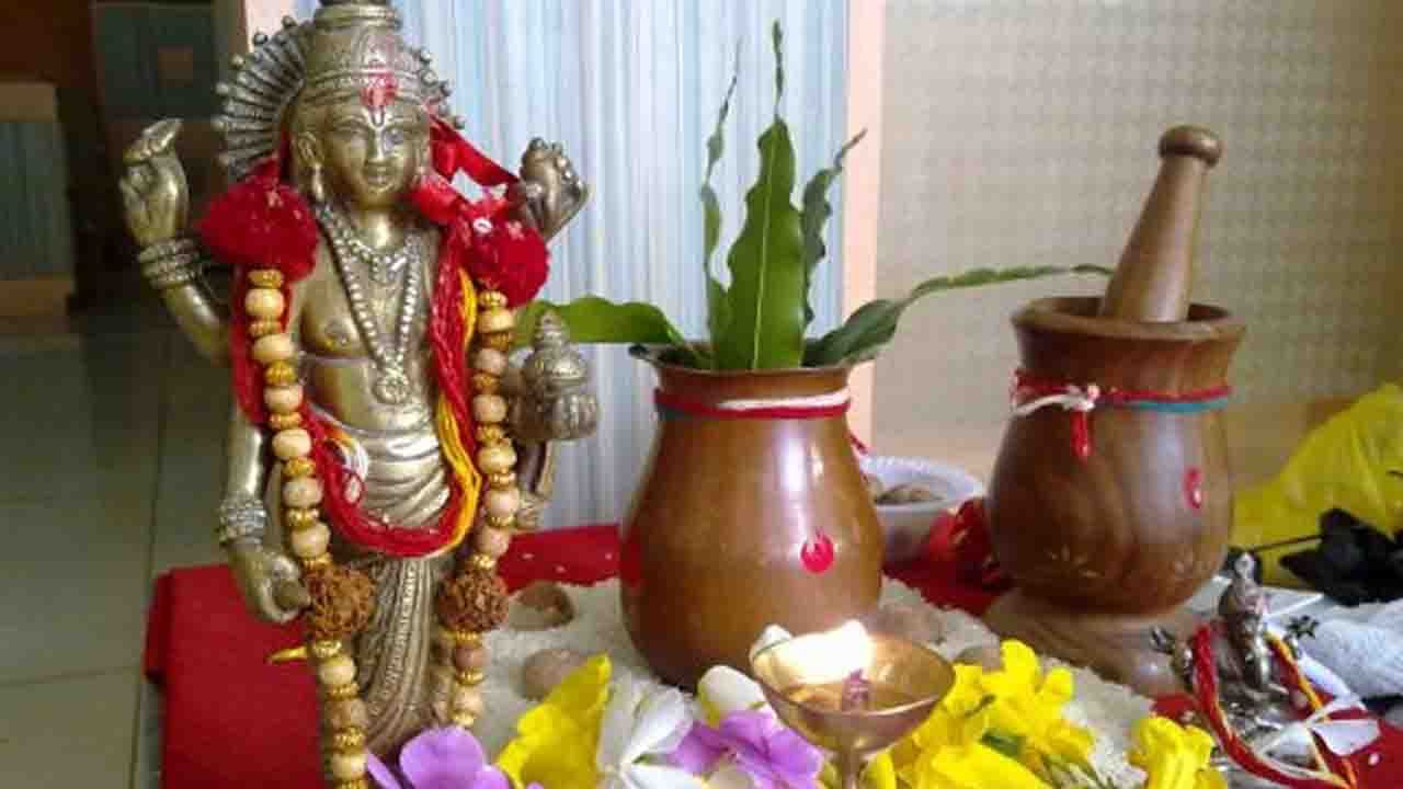 Dhanteras 2021: ধনলক্ষ্মী নয় ধনতেরসের দিন পুজো করা উচিৎ আয়ুর্বেদাচার্য ধন্বন্তরীর, কেন জেনে নিন