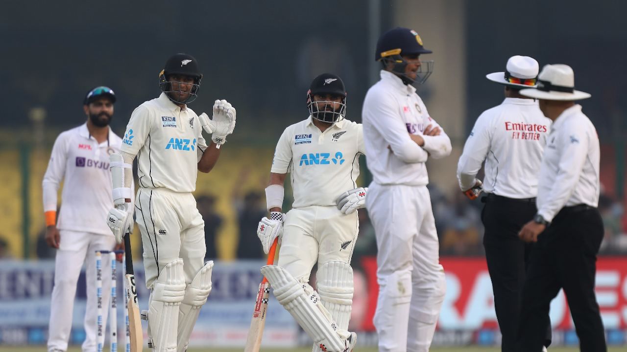 India vs New Zealand: কোচ দ্রাবিড়ের প্রথম টেস্ট জয়ের কাঁটা হয়ে দাঁড়ালেন ২ ভারতীয় বংশোদ্ভূত