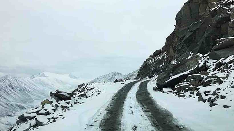 Travel: বরফে ঢাকা পড়ল উত্তর ভারতের হিমালয়ের রাজ্যগুলি! একসঙ্গে বন্ধ করা হল বিভিন্ন পর্যটন কেন্দ্র