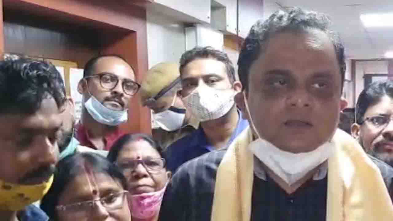 Bratya Basu: টেবিলে বসেই সলভ! তৃণমূলে যোগ দেওয়ার পরই মইদুলদের সমস্যার সমাধান করলেন শিক্ষামন্ত্রী