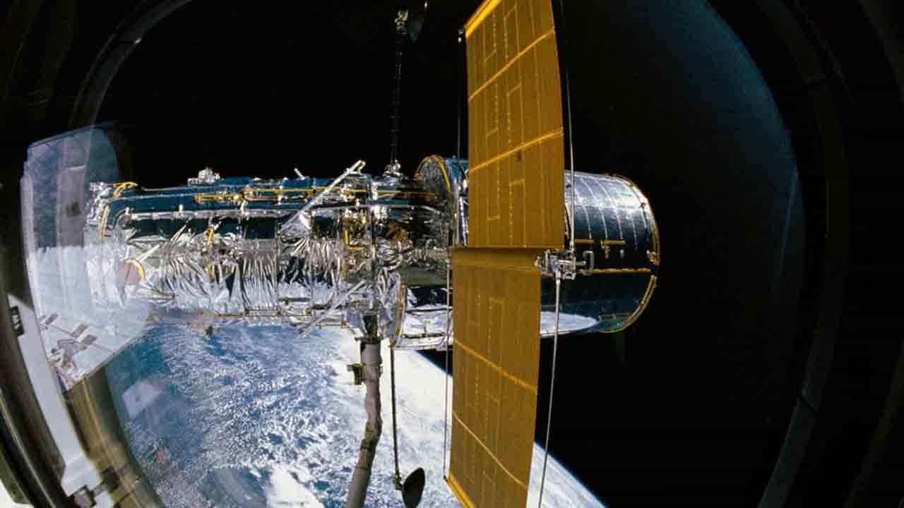 Hubble Telescope: প্রায় একমাস পর ধীরে ধীরে স্বাভাবিক হচ্ছে নাসার এই স্পেস টেলিস্কোপ Hubble Telescope: প্রায় একমাস পর ধীরে ধীরে স্বাভাবিক হচ্ছে নাসার এই স্পেস টেলিস্কোপ