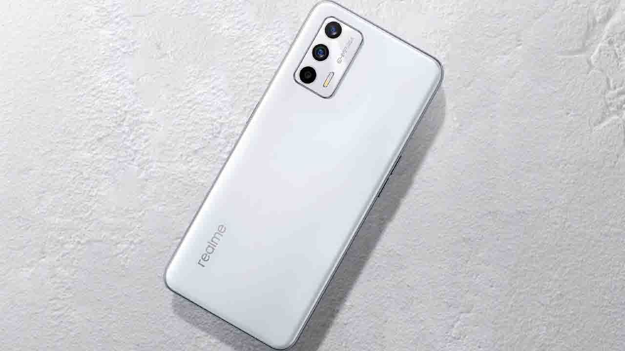 Realme GT 2 Pro: স্ন্যাপড্রাগন ৮৯৮ প্রসেসর, ১২৫ ওয়াট ফাস্ট চার্জিং, লিক হয়ে গেল রিয়েলমি জিটি ২ প্রো ফোনের সব ফিচার্স