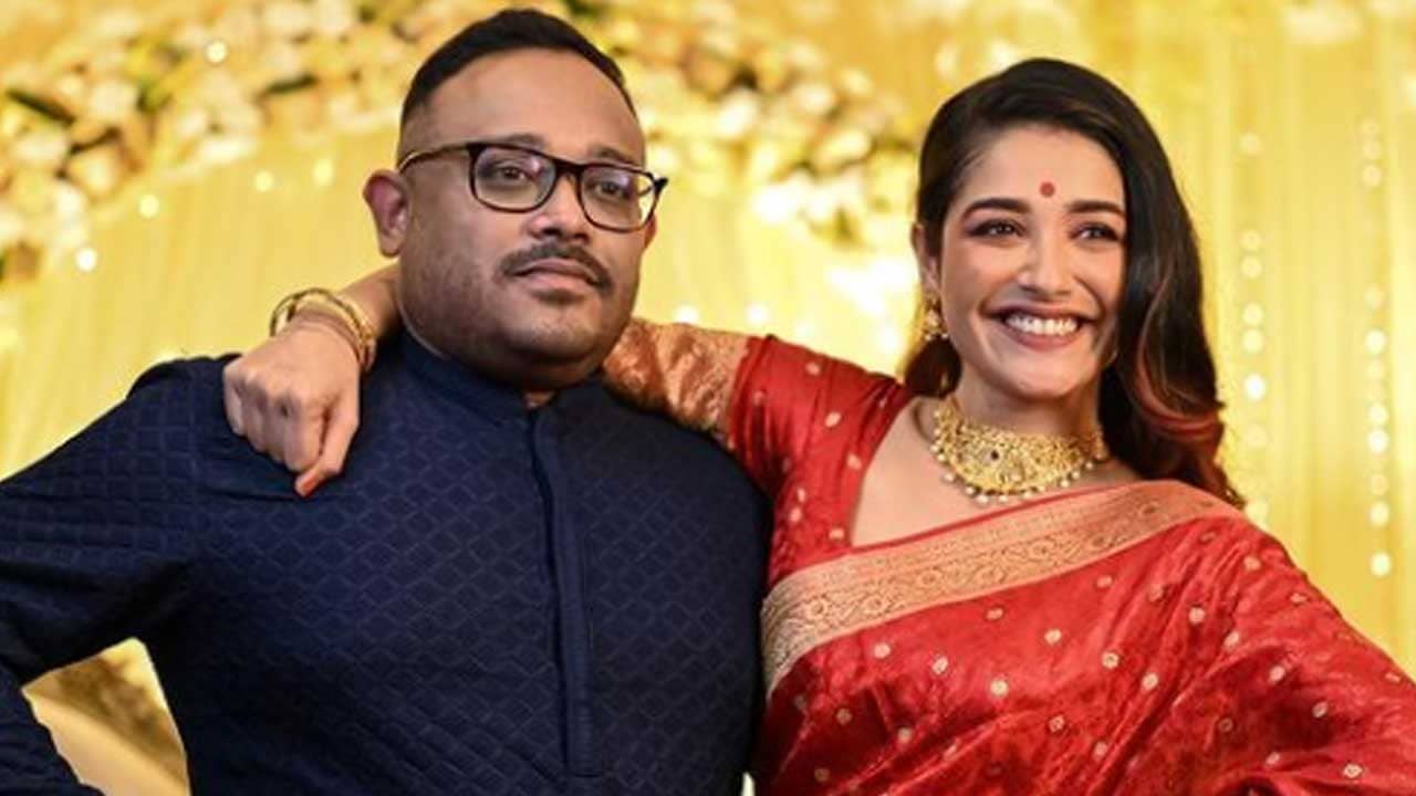 Roshni Bhattacharyya: বিয়েতে নিজেই মেকআপ করতে পারেন রোশনি, ব্রেকের পর ফের কবে কাজে ফিরবেন?