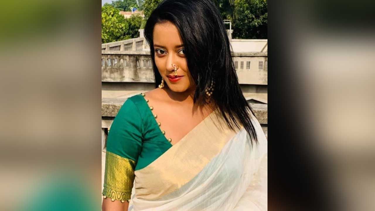 শ্রুতি দাস। বাংলা টেলিভিশনের জনপ্রিয় অভিনেত্রী। বিভিন্ন অনুষ্ঠান সেলিব্রেশনের ছবি সোশ্যাল মিডিয়ায় শেয়ার করেন তিনি। ভাইফোঁটাও ব্যতিক্রম হল না। 