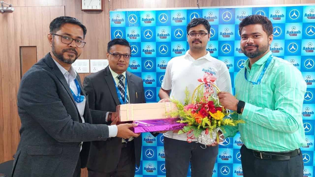 NEET UG: নিট ইউজি পরীক্ষায় রাজ্যে প্রথম বাঁকুড়ার সৌম্যদীপ হালদার, জেলার শিক্ষা মহলে খুশির হাওয়া