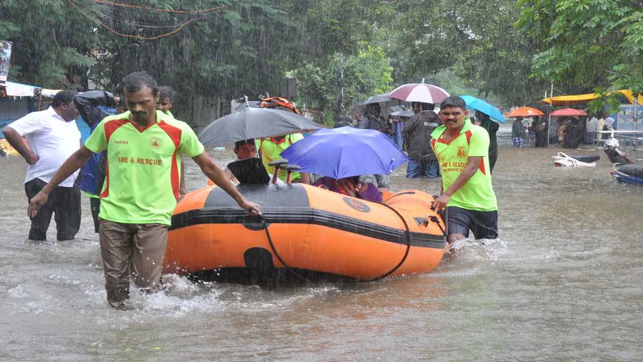 Weather Update: আরও শক্তি বাড়াচ্ছে নিম্নচাপ, এখনই বৃষ্টি থেকে নিস্তার পাচ্ছেন না দক্ষিণের বাসিন্দারা