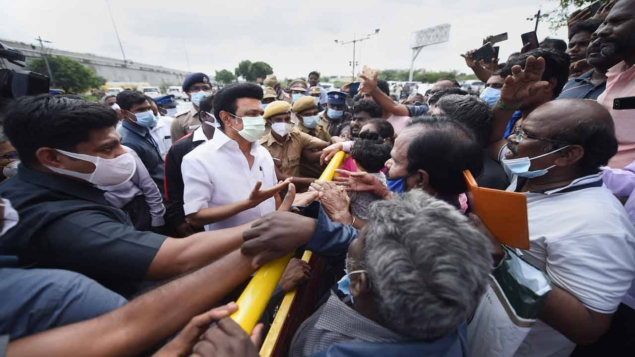 Tamil Nadu Rain Update: ঘনঘন বজ্রপাতে বাড়ছে বিপদ, সপ্তাহজুড়ে ভারী বৃষ্টিতে মৃত কমপক্ষে ১৭