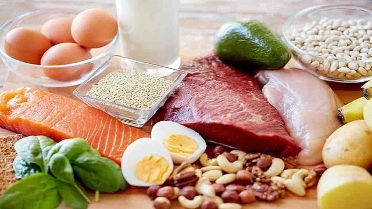 Nutrition Tips: বয়স বৃদ্ধির সঙ্গে কোন খাবারগুলি অবশ্যই খাবেন জানেন? পরামর্শ দিলেন বিশিষ্ট পুষ্টিবিদ Nutrition Tips: বয়স বৃদ্ধির সঙ্গে কোন খাবারগুলি অবশ্যই খাবেন জানেন? পরামর্শ দিলেন বিশিষ্ট পুষ্টিবিদ