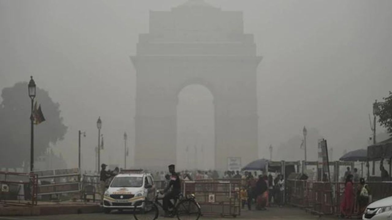 Delhi Air Pollution: আগের থেকে ভাল হলেও দিল্লির বাতাস এখনও 'বিষ'