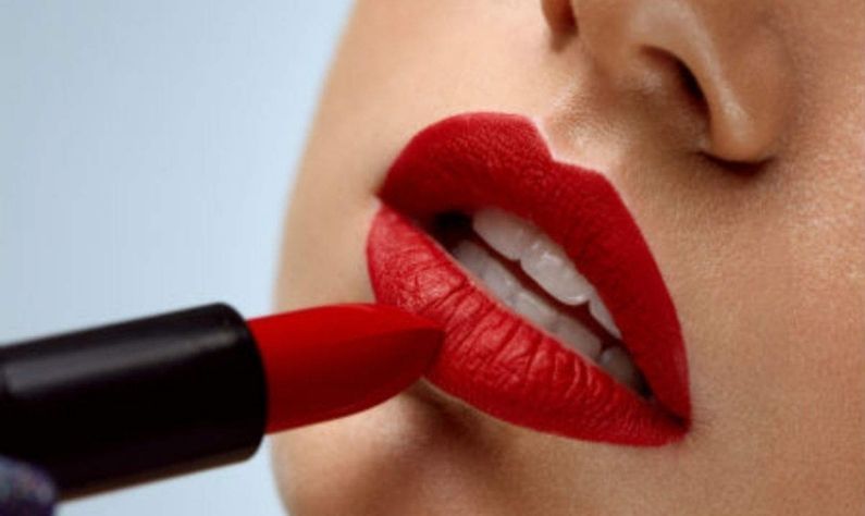 Lipstick Shade: স্কিন টোন অনুযায়ী উপযুক্ত লিপস্টিকের শেড ব্যবহার করার কিছু জরুরি টিপস