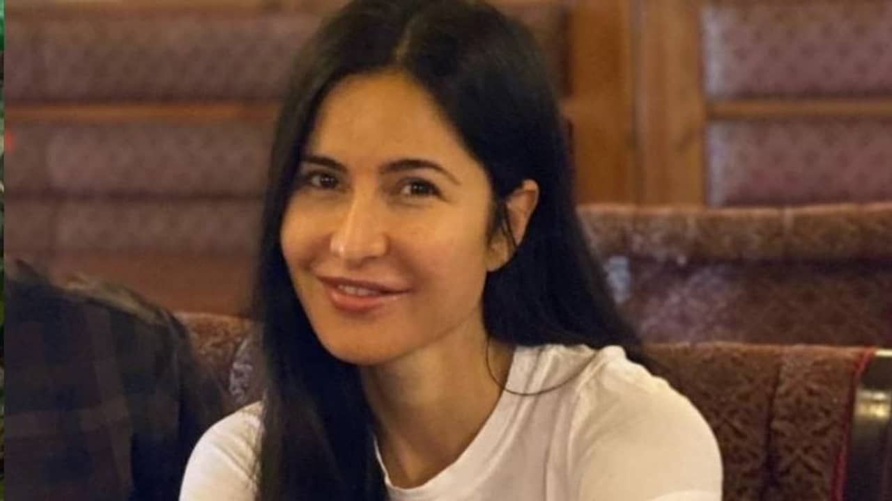 Katrina Kaif: বিয়ের আগে ফেসজব করালেন ক্যাটরিনা! নেটজুড়ে অভিনেত্রীকে নিয়ে ট্রোল