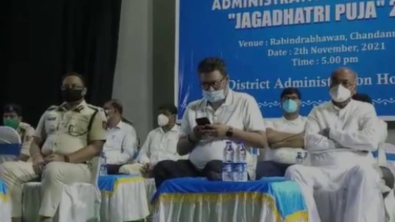 Hooghly: সিপি বলছেন নাইট কারফিউ,মন্ত্রী বলছেন না! জগদ্ধাত্রী পুজোয় রাতের বিধি-নিষেধ নিয়ে দোলাচলে খোদ প্রশাসন