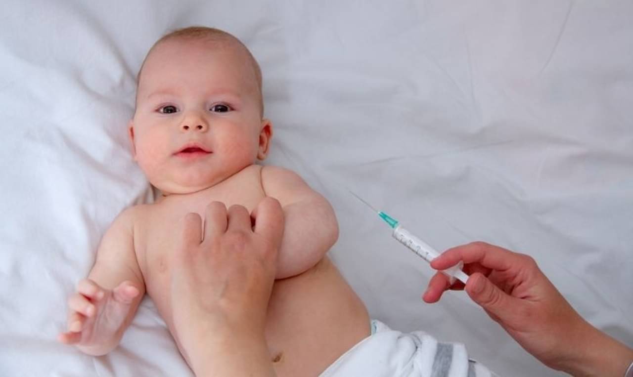 World Immunization Day: সময়মতো টিকা না দিলে শিশুর কী ক্ষতি পারে জানেন?