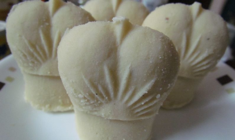 Bengali Sweets: ২০০ বছর পার, তবুও চাহিদা তুঙ্গে চন্দননগরের বিখ্যাত 'জলভরা সন্দেশ'!