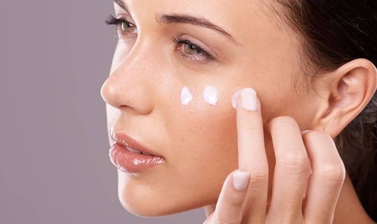 Winter Skin Care Tips: শীতের মরসুমে ত্বকের সুস্থতার জন্য কোন কোন জিনিস কাছে রাখা আবশ্যিক! জানুন এখানে...