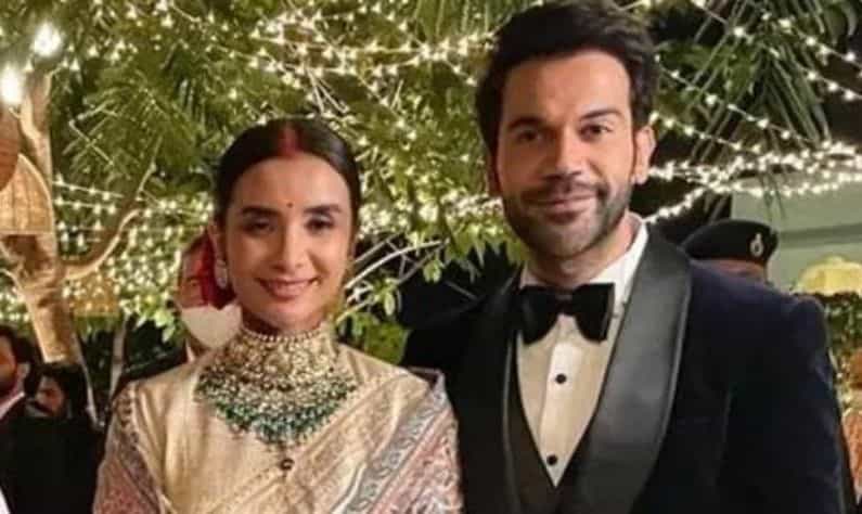 Rajkummar- Patralekhaa: রিসেপশন পার্টিতেও নজর কাড়লেন রাজকুমার-পত্রলেখা! দেখুন ছবিতে Rajkummar- Patralekhaa: রিসেপশন পার্টিতেও নজর কাড়লেন রাজকুমার-পত্রলেখা! দেখুন ছবিতে
