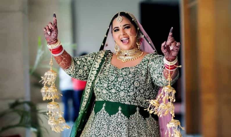 Wedding Dresses 2021: ফ্যাশনেবল পোশাকেও চমক প্লাস-সাইজ কনের! নজর কাড়তে কেমন পোশাক বাছবেন, জানুন Wedding Dresses 2021: ফ্যাশনেবল পোশাকেও চমক প্লাস-সাইজ কনের! নজর কাড়তে কেমন পোশাক বাছবেন, জানুন