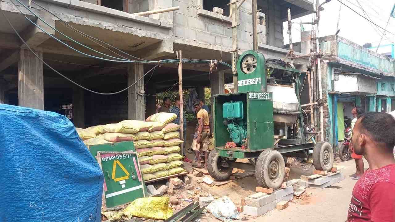 Illegal construction:বেআইনি ভাবে গড়ে উঠছিল নির্মাণ, পুলিশ গিয়ে সোজা বন্ধ করে দিল কাজ