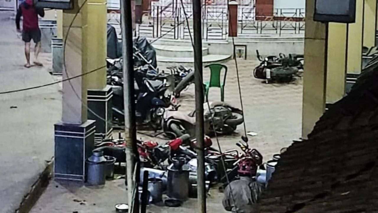 Mischief attack: মাঝরাতে আগ্নেয়াস্ত্র নিয়ে দুষ্কৃতীদের তাণ্ডব, ভাঙচুর বাইক! আতঙ্কে কাঁপছে দক্ষিণ দমদম