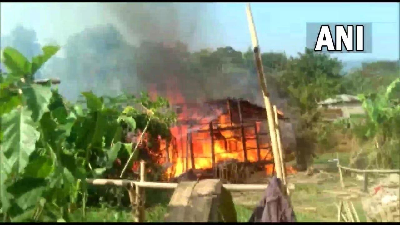 Fire in Tripura: ত্রিপুরার হাম্পসাপাড়া ব্রু ক্যাম্পে ভয়াবহ আগুন, পুড়ে ছাই ১৮ টি বাড়ি