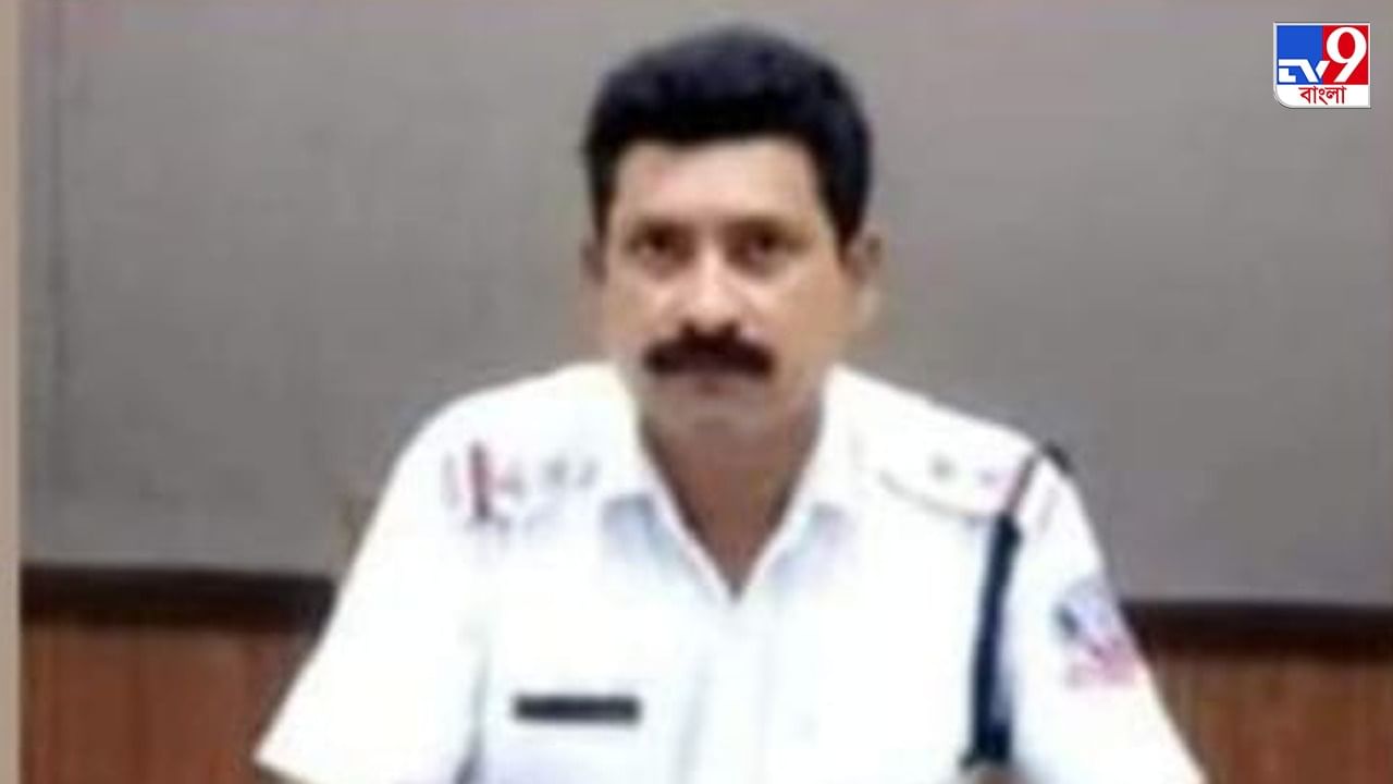 Police Officer Death: ষষ্ঠীর দিন বাড়ি থেকে বেরিয়েছিলেন, প্রায় দেড়মাস পর উদ্ধার পুলিশ অফিসারের নিথর দেহ