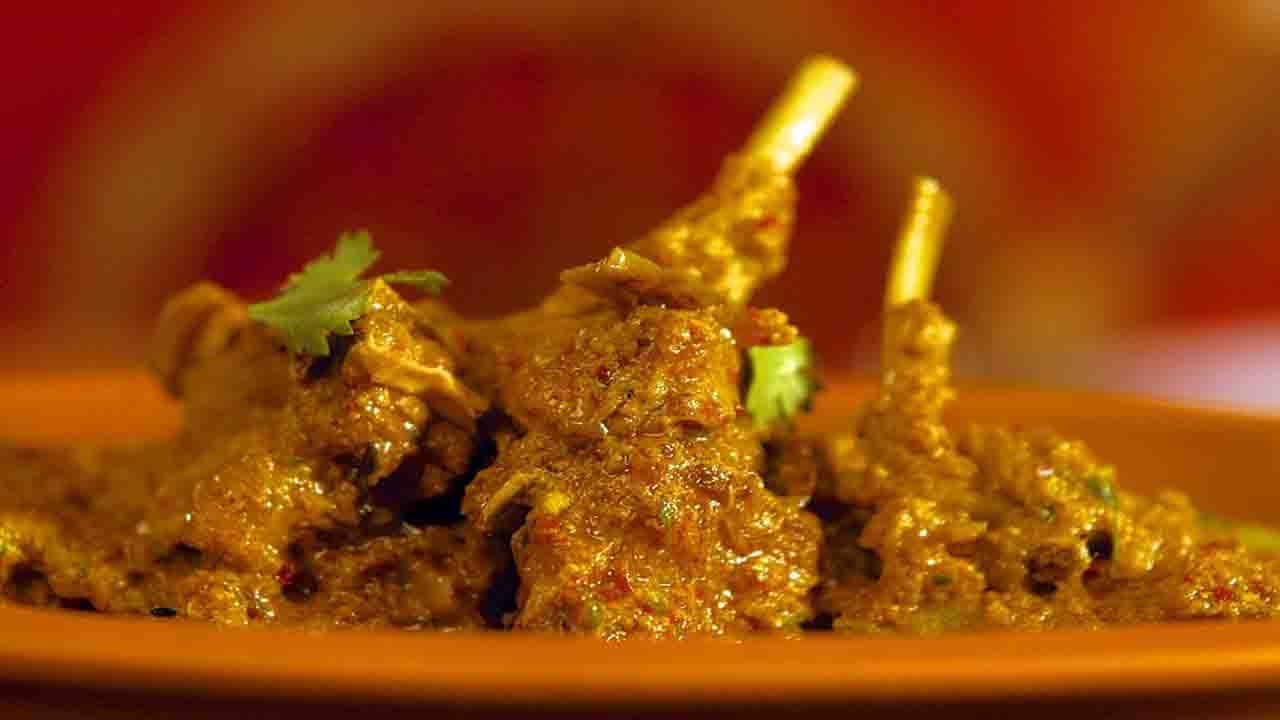 Recipe: মাটনের প্রতি কামড়ে পাবেন আচারের স্বাদ! বাড়িতে তৈরি করুন হায়দ্রাবাদের এই জনপ্রিয় পদ