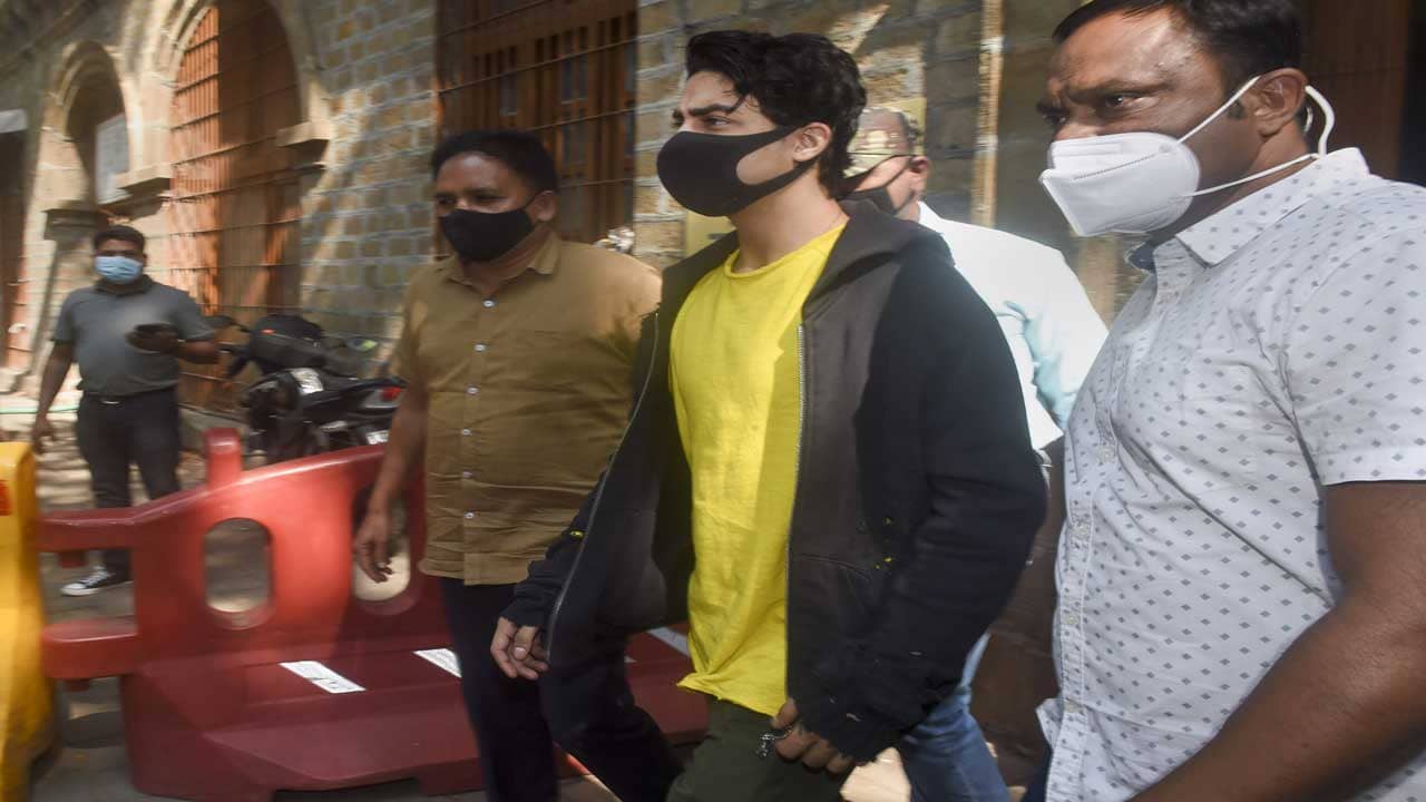 Aryan Khan Drug Case: আর কোনও পার্টি নয়, জন্মদিনে এনসিবির দফতরেই দেখা মিলল আরিয়ানের