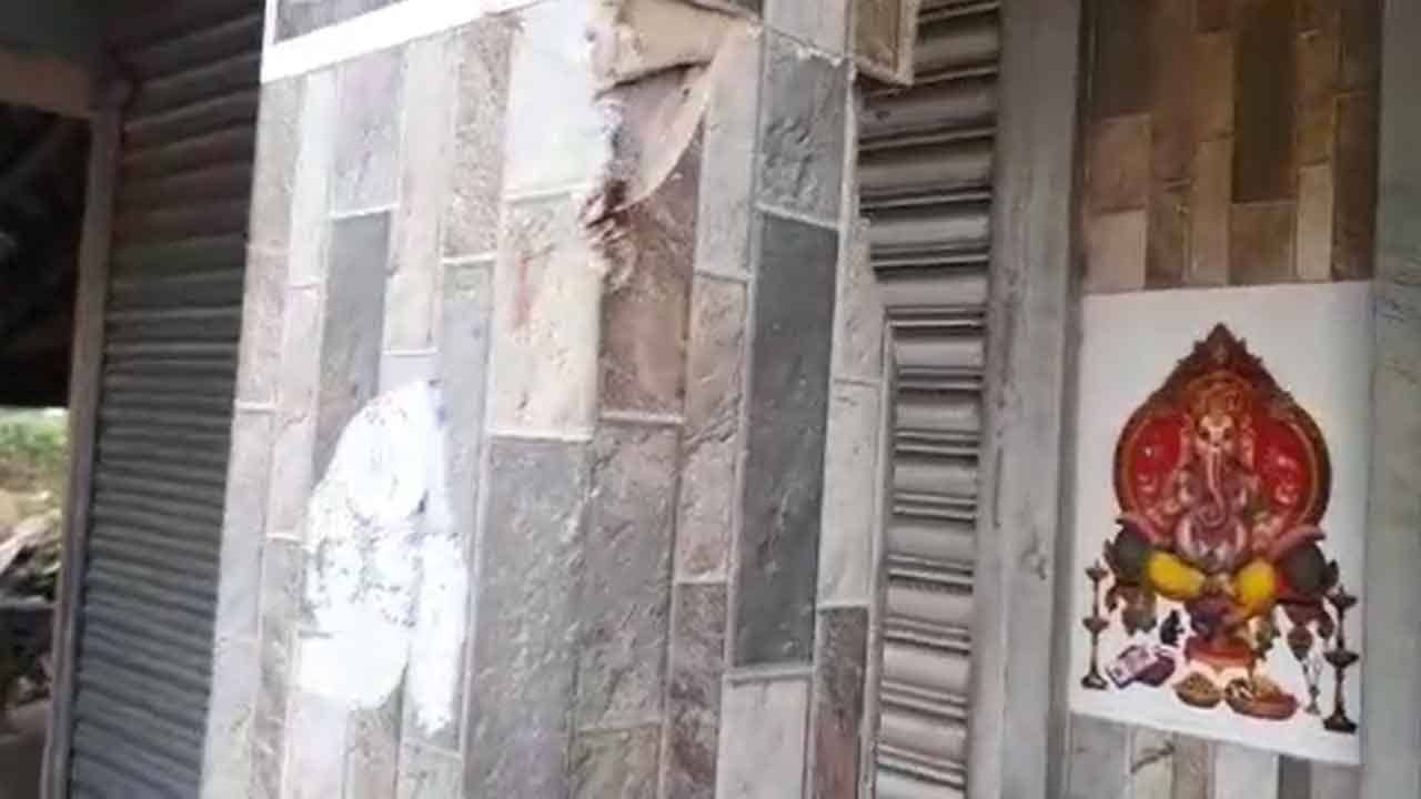 Bike Accident: মিষ্টির দোকানের ভিতর বাইক, আর বাইরে ছড়িয়ে ছিটিয়ে পড়ে রক্তাক্ত চার যুবক! ভোর রাতে ভয়ঙ্কর ঘটনা