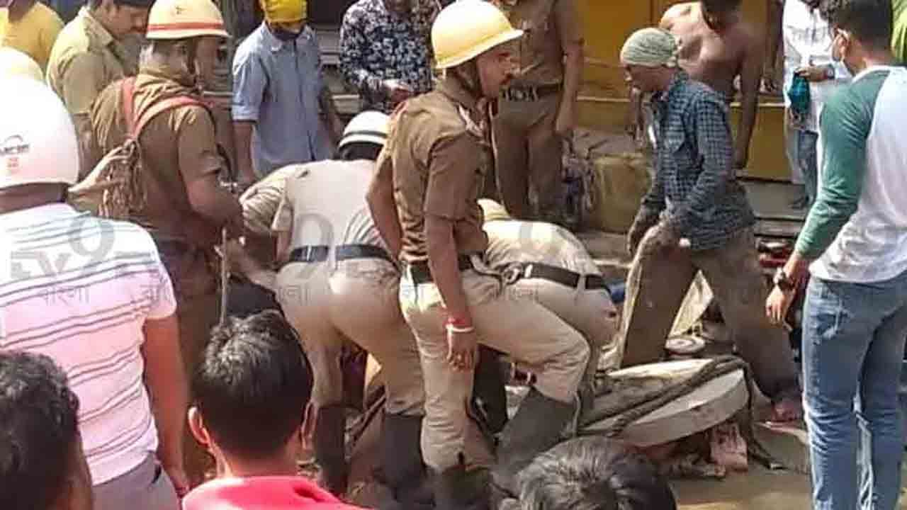 Kudghat Manhole Incident: ম্যানহোলে চার শ্রমিকের মৃত্যুতে পুরসভার কাছে রিপোর্ট চাইল হাইকোর্ট