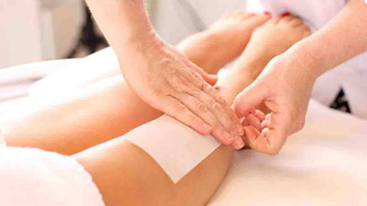 Waxing: ডার্ক চকোলেট না হোয়াইট চকোলেট? বডি ওয়াক্সিংয়ের জন্য কোনটিকে বেশি প্রাধান্য দেবেন আপনি?