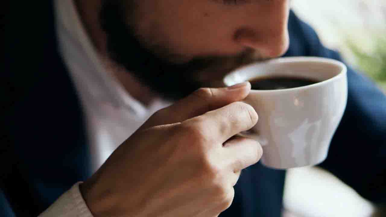 Caffeine: শুধু অ্যালকোহল নয়, এই স্বাস্থ্যকর পানীয়ও প্রভাব ফেলতে পারে হৃদযন্ত্রের স্বাস্থ্যের ওপর