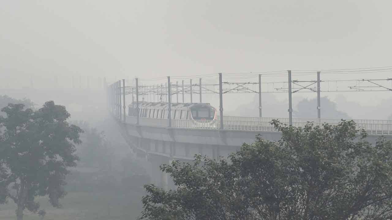 Delhi Air Pollution: বাড়ছে শ্বাসকষ্ট নিয়ে রোগী ভর্তির সংখ্যা, দীপাবলির তিনদিন পরও বিপজ্জনক রাজধানীর বাতাস