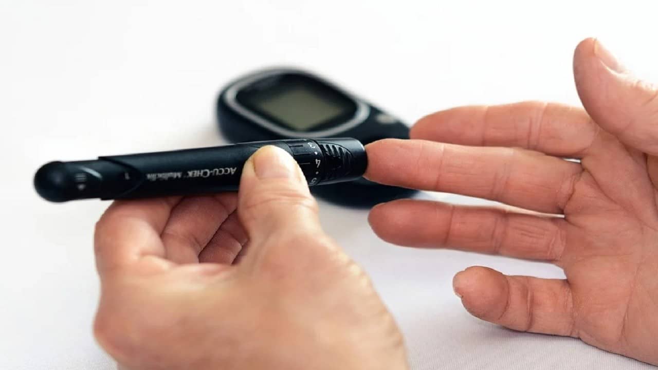 Type 2 diabetes: টাইপ ২ ডায়াবিটিসে ভুগছেন? যে ভাবে মানসিক চাপ নিয়ন্ত্রণে রাখবেন