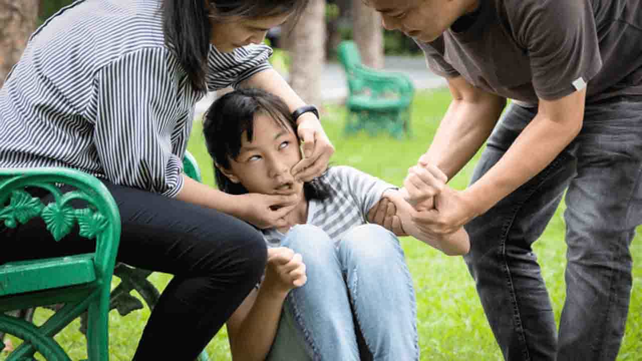National Epilepsy Day 2021: শিশুরাও আক্রান্ত হয় মৃগী রোগে! কীভাবে যত্ন নেবেন আপনার সন্তানের, পরামর্শ বিশিষ্ট চিকিত্সকের National Epilepsy Day 2021: শিশুরাও আক্রান্ত হয় মৃগী রোগে! কীভাবে যত্ন নেবেন আপনার সন্তানের, পরামর্শ বিশিষ্ট চিকিত্সকের