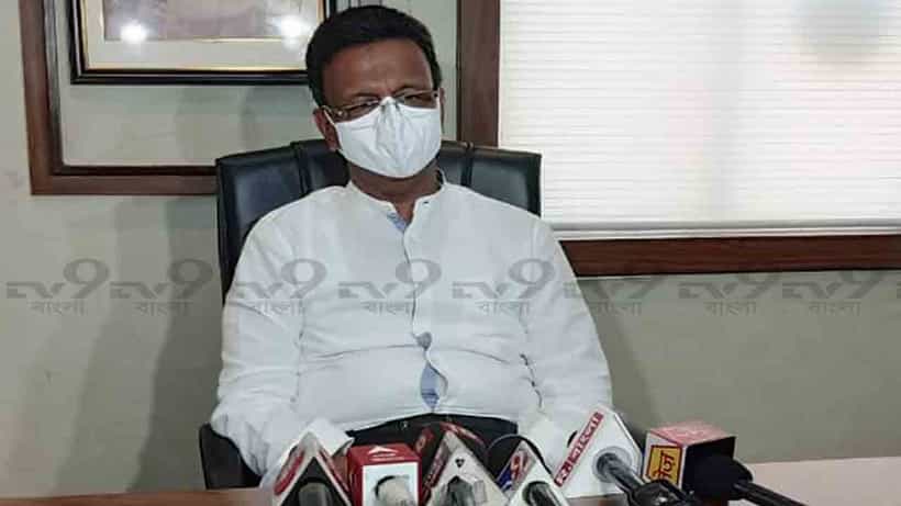 KMC Election Result 2021: আবেগ দিয়ে মানুষ লড়েছে, তার বহিঃপ্রকাশ তো ঘটবেই, গণনাকেন্দ্রের বাইরে তিন মেয়েকে নিয়ে ফিরহাদ