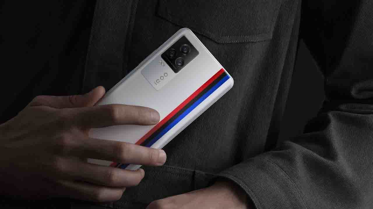 Best Smartphones Under Rs 40,000: প্রিমিয়াম অভিজ্ঞতা সঞ্চয় করতে ৪০ হাজার টাকার মধ্যে স্মার্টফোন খুঁজছেন? সেরা ৫ মডেলের তালিকা দেখে নিন