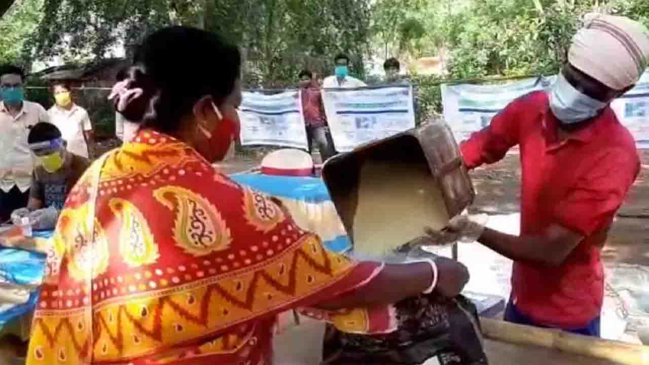 West Bengal Job: লিখিত পরীক্ষা ছাড়াই কর্মী নিয়োগ চলছে রাজ্যের খাদ্য দফতরে, জানুন আবেদন পদ্ধতি West Bengal Job: লিখিত পরীক্ষা ছাড়াই কর্মী নিয়োগ চলছে রাজ্যের খাদ্য দফতরে, জানুন আবেদন পদ্ধতি